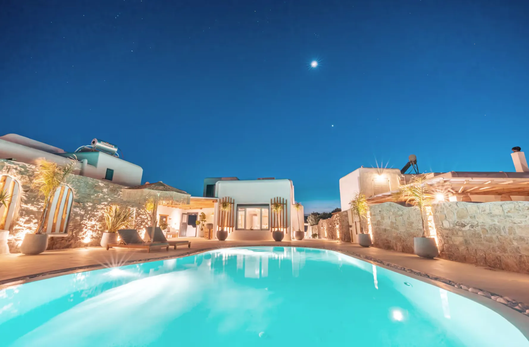 Mykonos’ta Lüks Villada Oda Konaklama Deneyimi